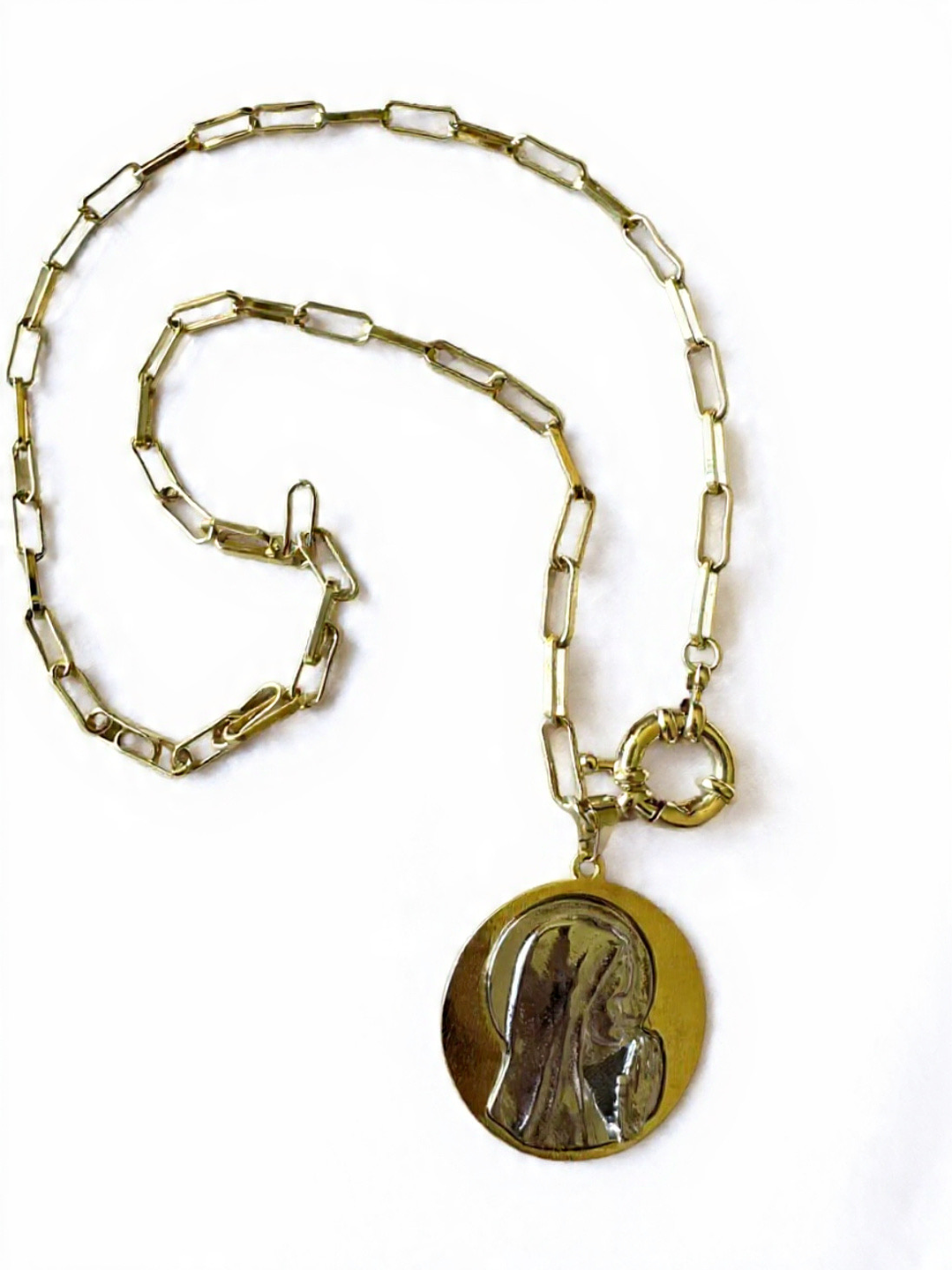 Collar Virgen María Rezando 3