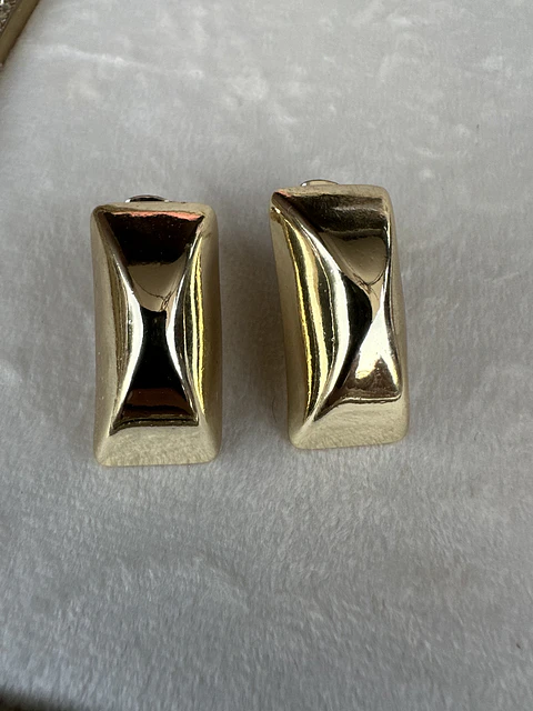 Aros Jim