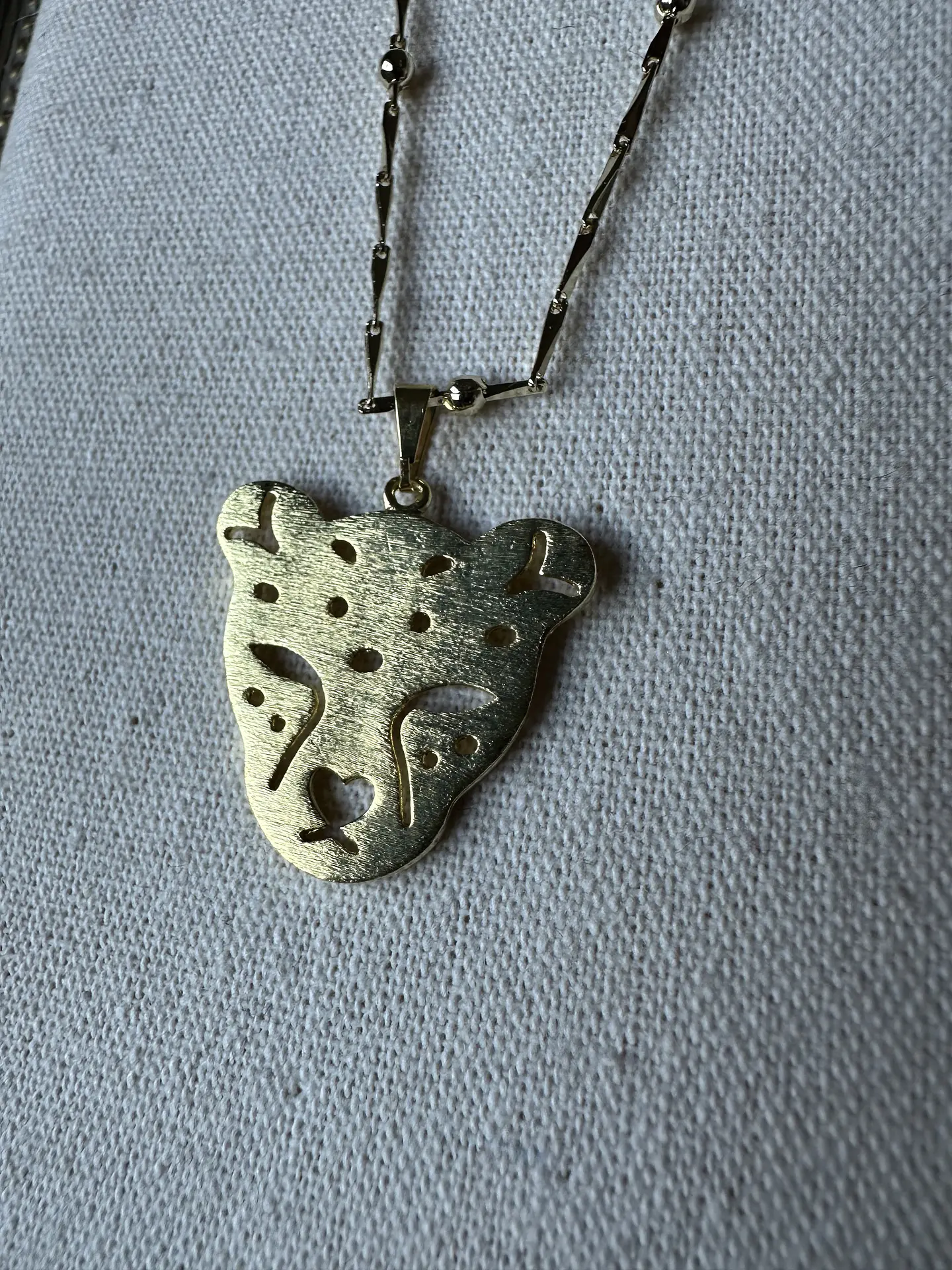 Collar leopard 4