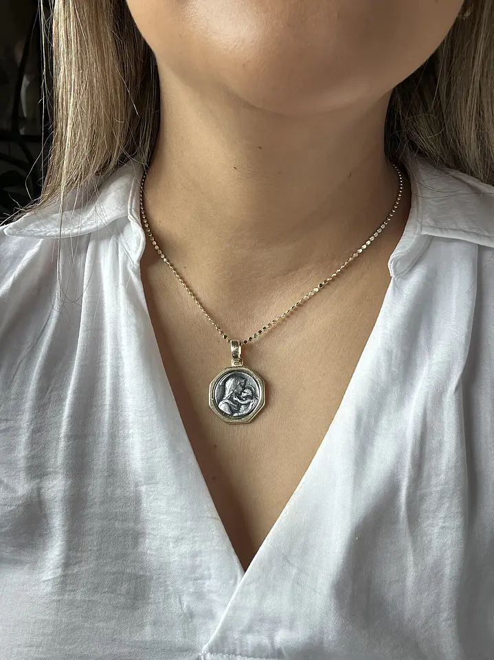 Collar Virgen y Niño Jesús  1