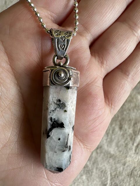 Colgante Piedra Luna Arcoíris