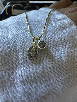 Collar Virgen milagrosa y punto de luz 