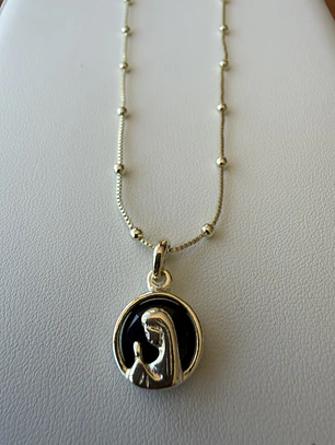 Collar Virgen Rezando cristal