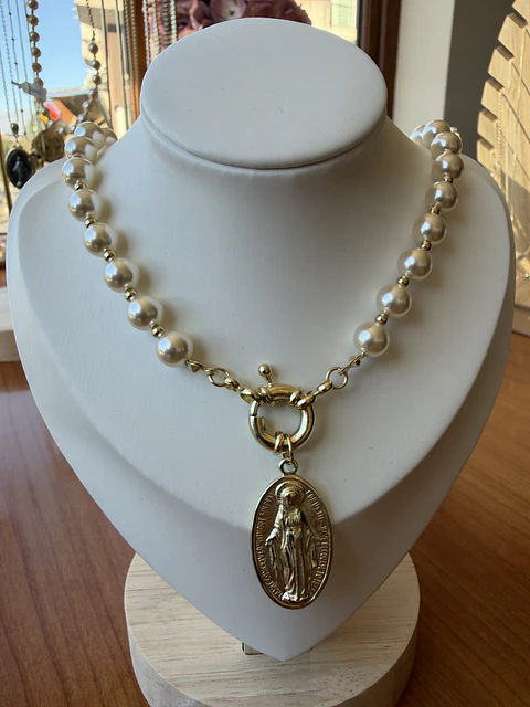 Collar Perlas Virgen milagrosa