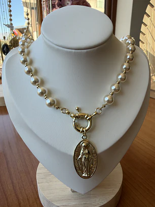 Collar Perlas Virgen milagrosa