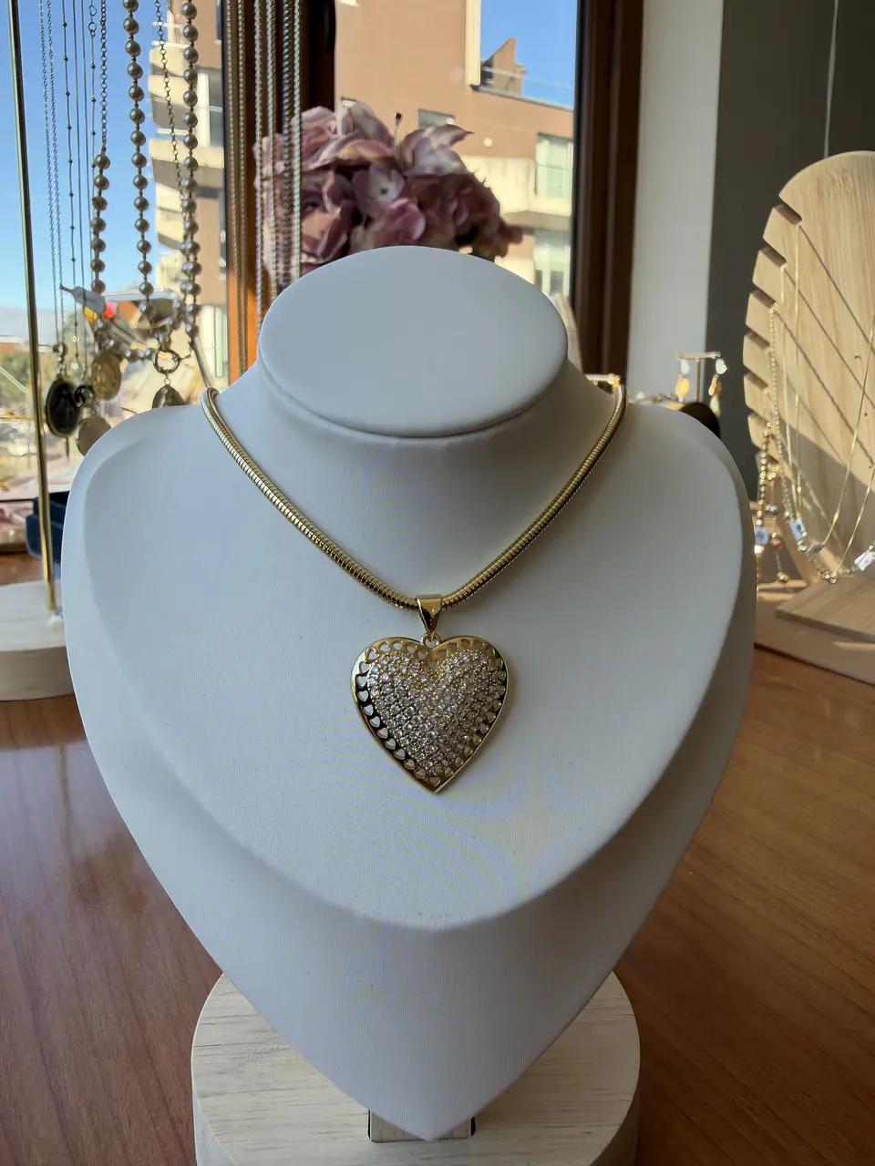Collar Corazón calado 1