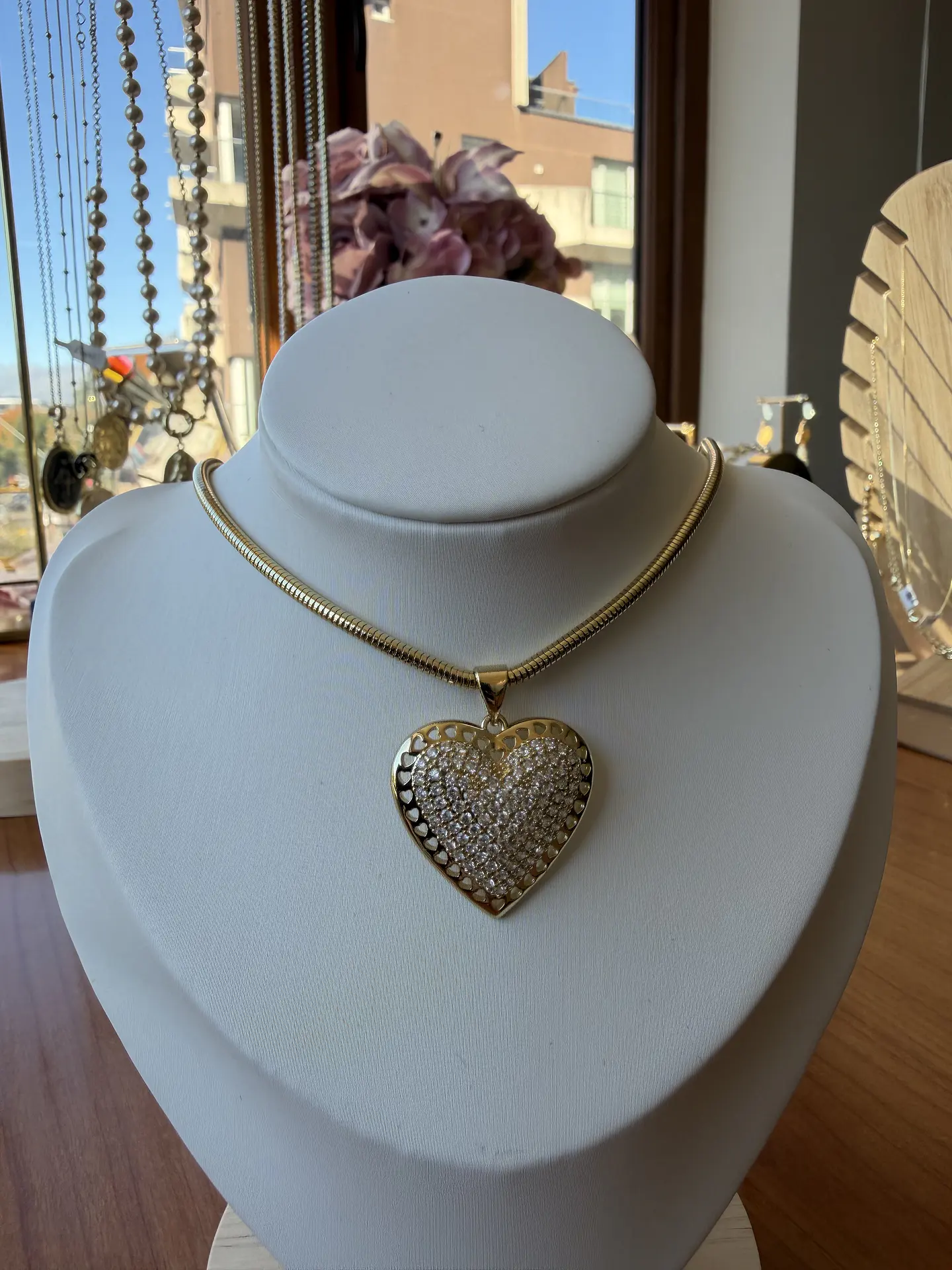 Collar Corazón calado 2