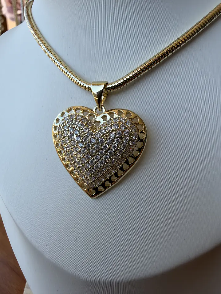 Collar Corazón calado 3