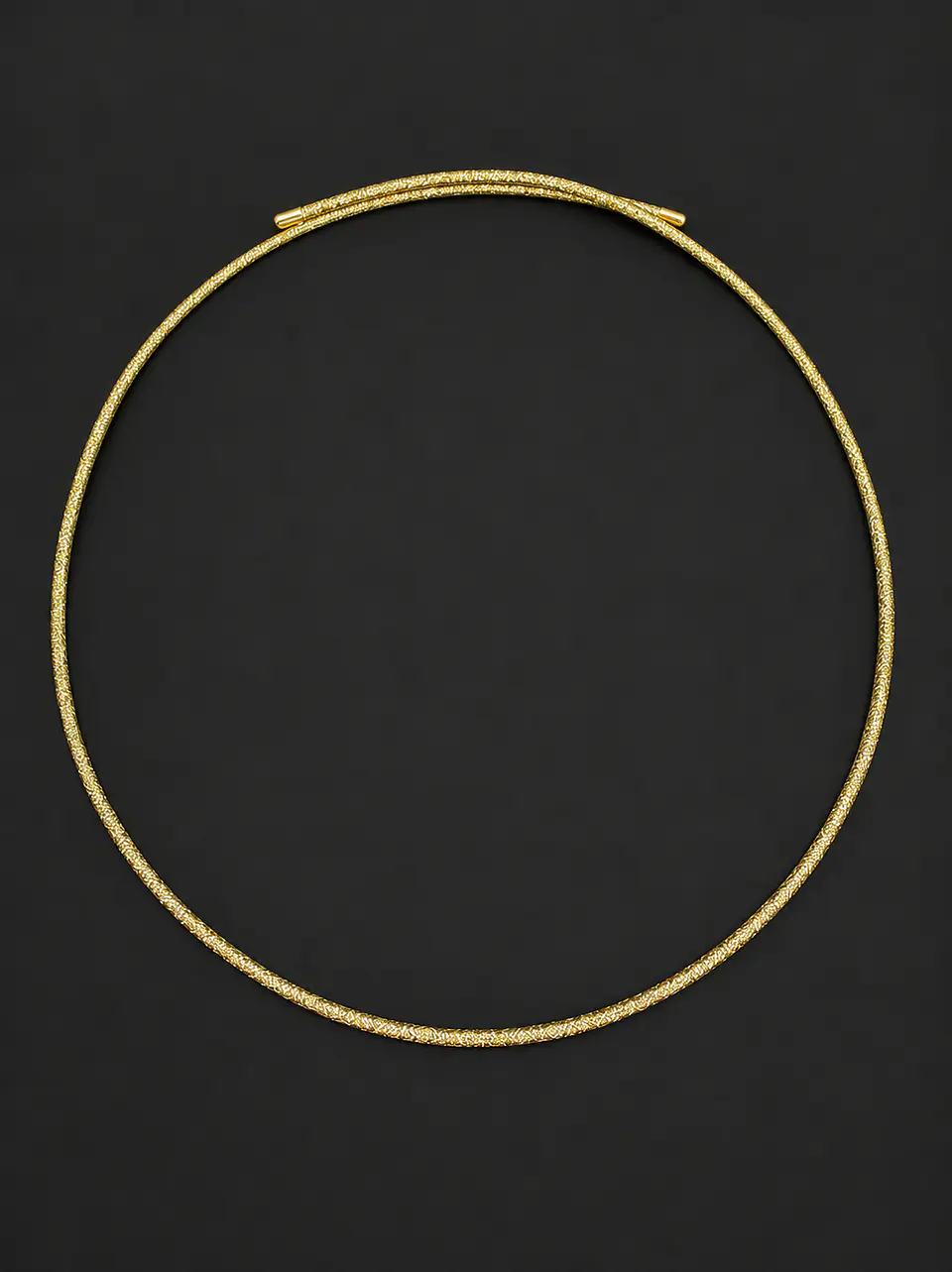 collar imán dorado 3