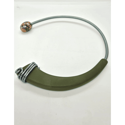 Collar medialuna verde