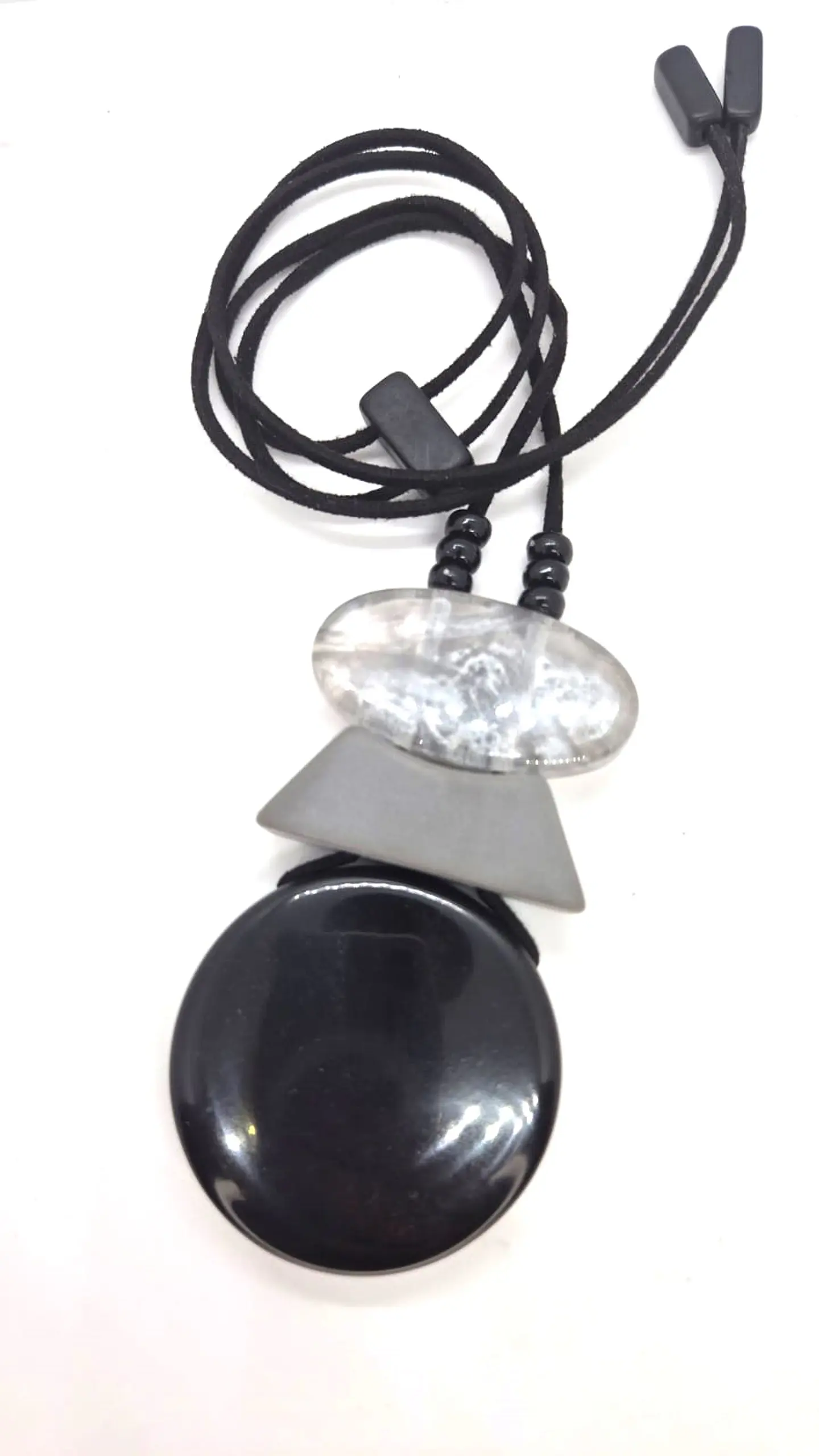 Collar bola negra 1