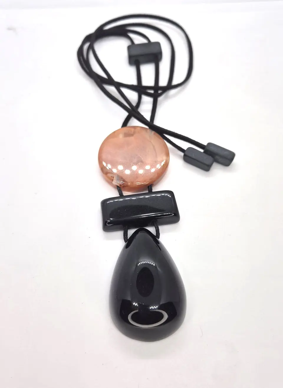 Collar gota negra 1