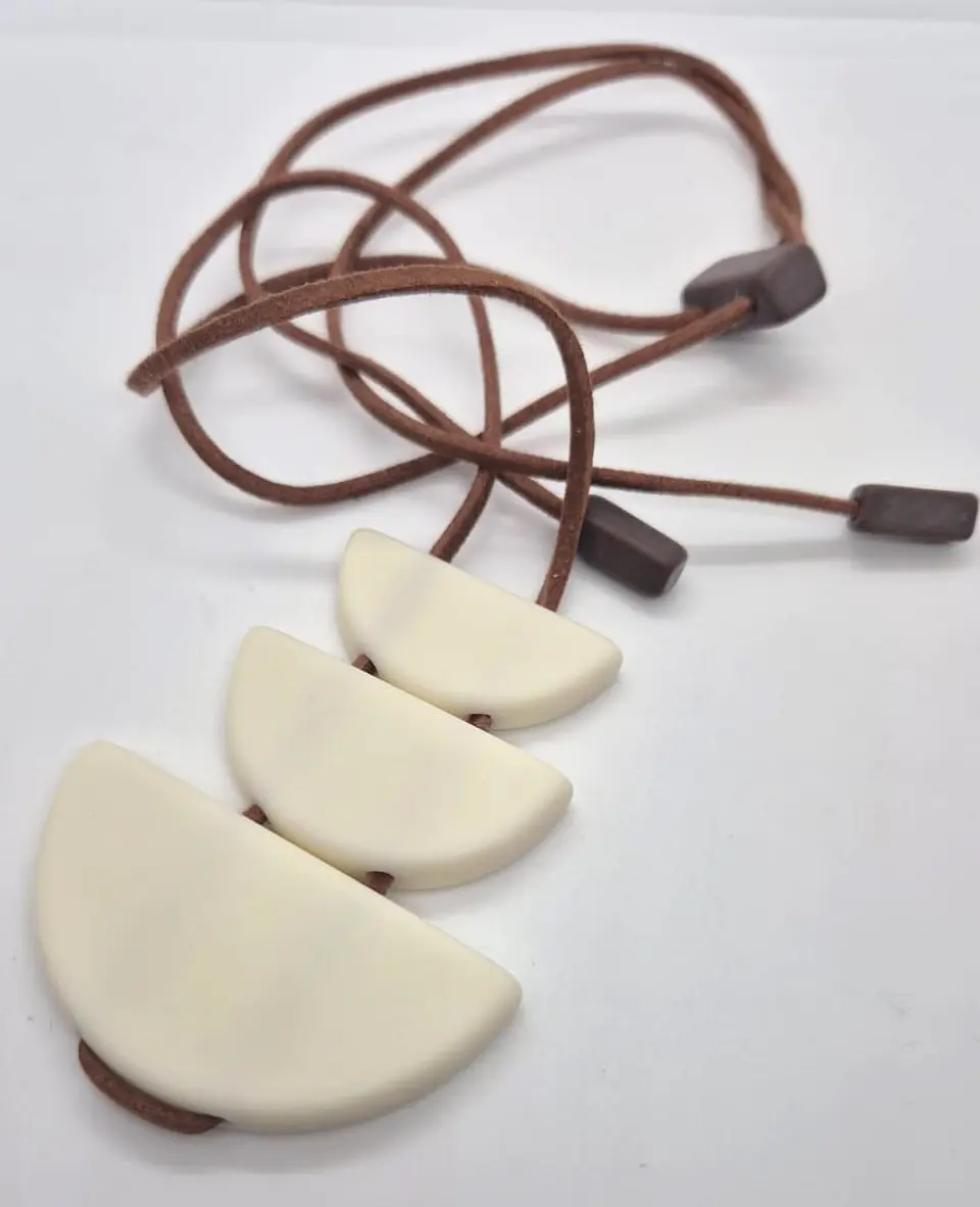 Collar Creme 1