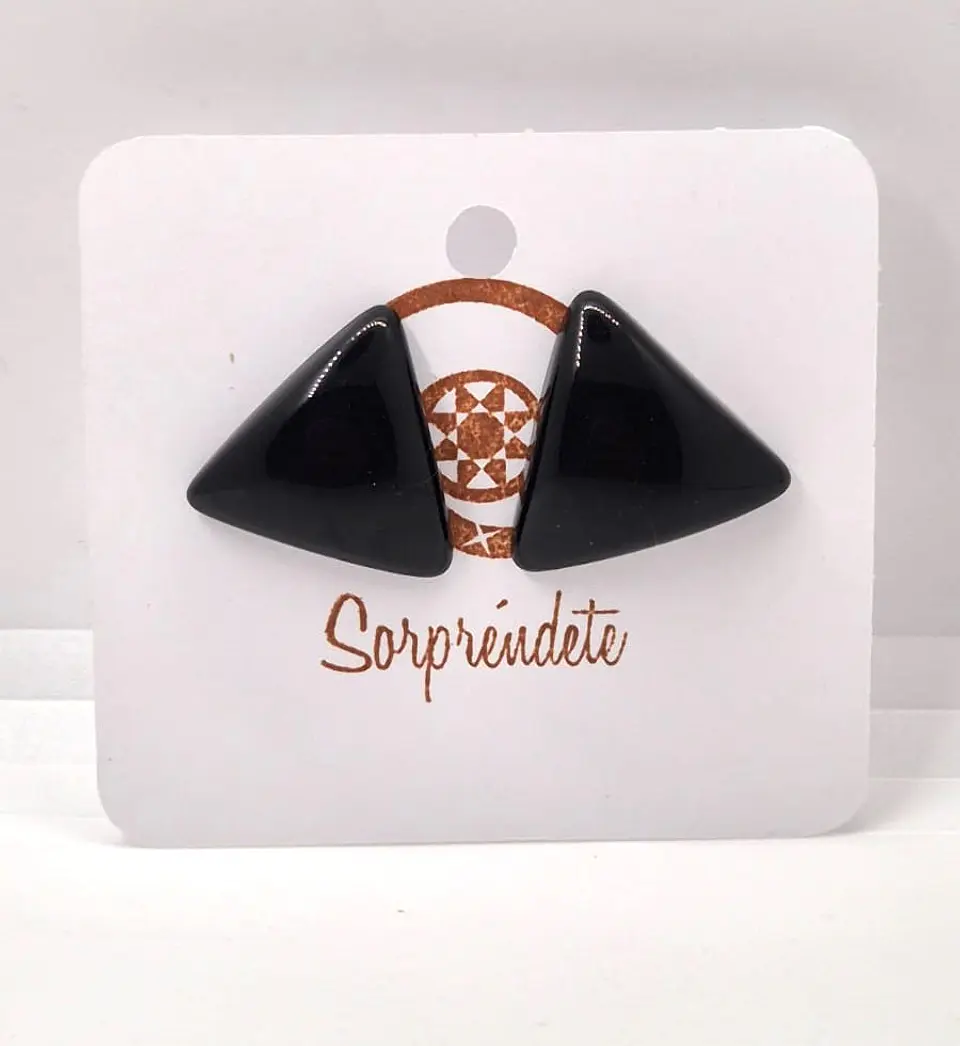 Aritos Triángulo negro 1