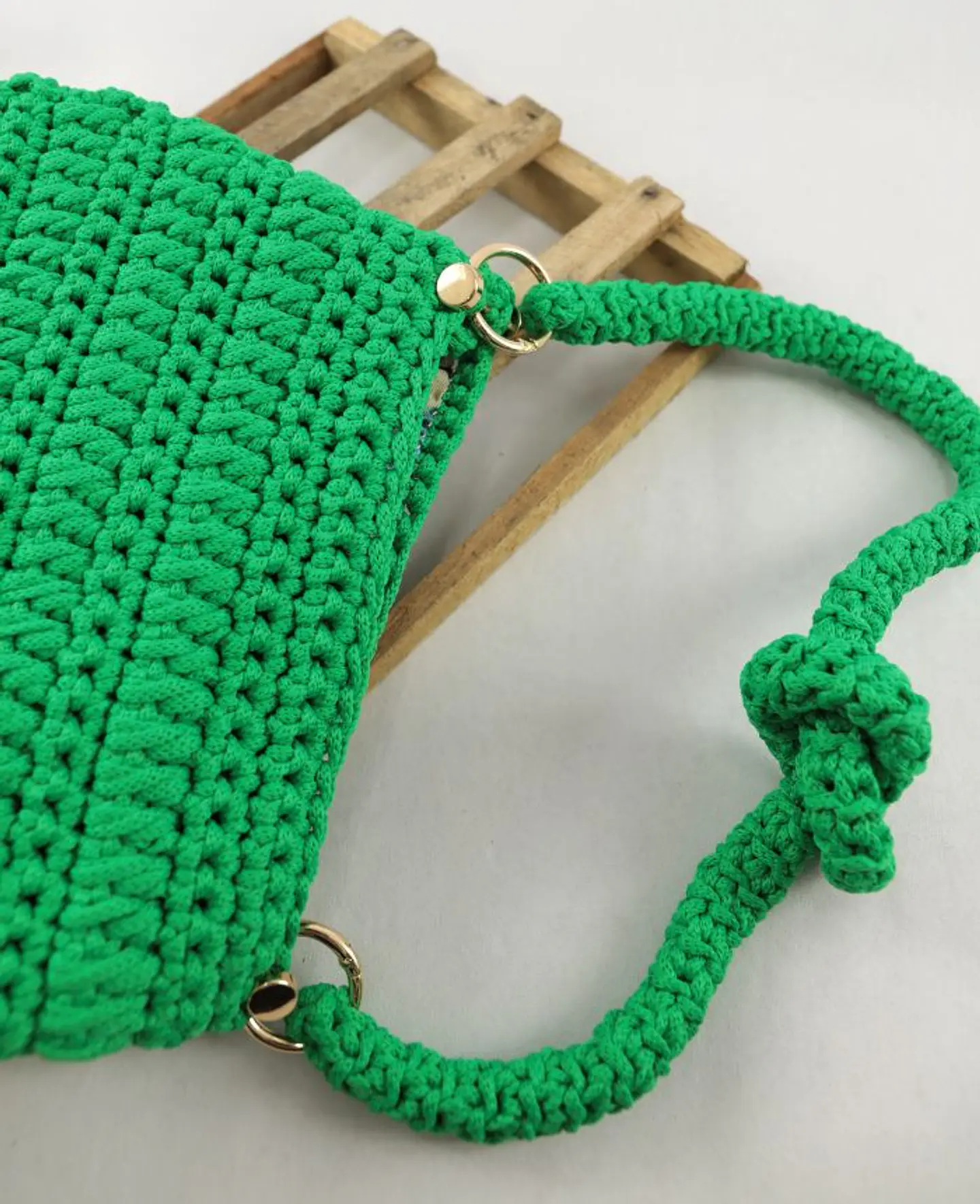 Regulador de metal para carteras y bolsos 2