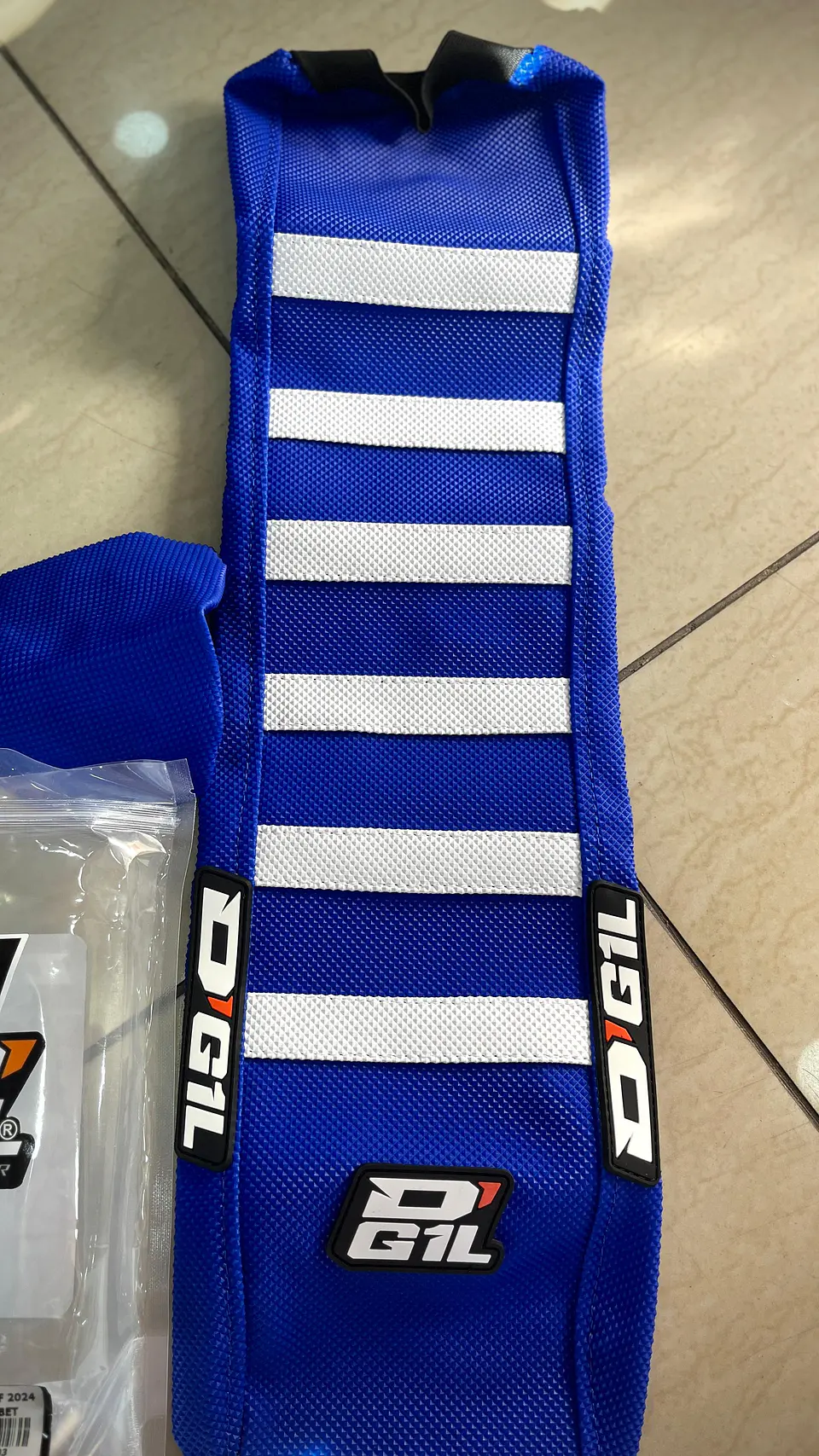 FUNDA DE ASIENTO DG1L YAMAHA YZ250F 24-25 YZ450F 23-25 1