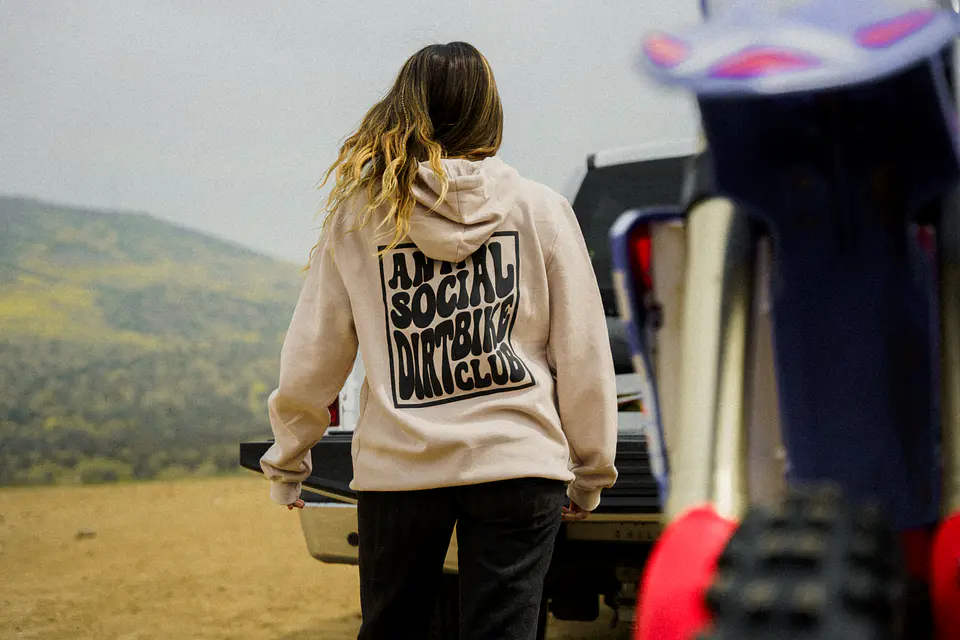 Poleron On Wheels AntiSocial beige  3