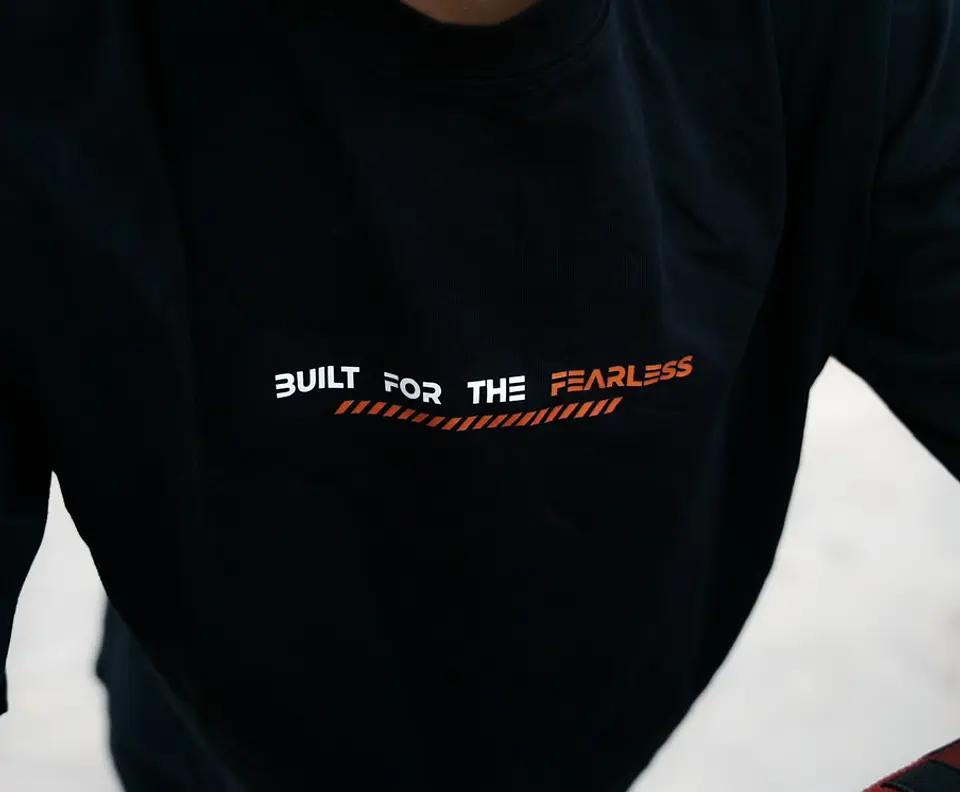 Polera On Wheels Future black premium  1