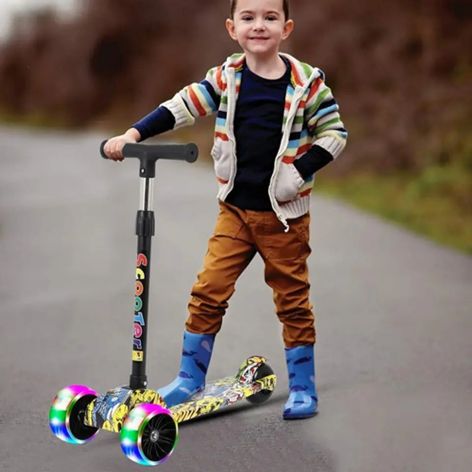Scooter Deluxe Led Monopatín Triscooter Para Niño 12