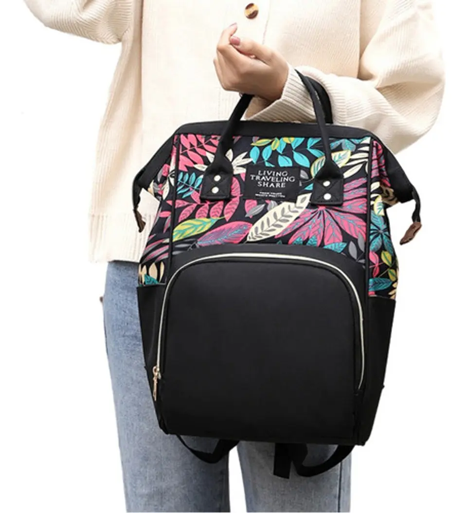 Mochila Maternal Con Bolsillo Delantero Estampado En Hojas 8
