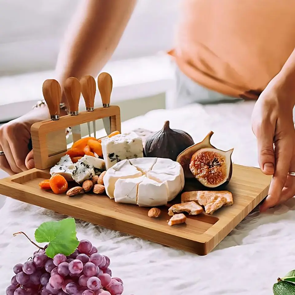 Tabla de Madera Para Picoteo Con 4 Cuchillos 4