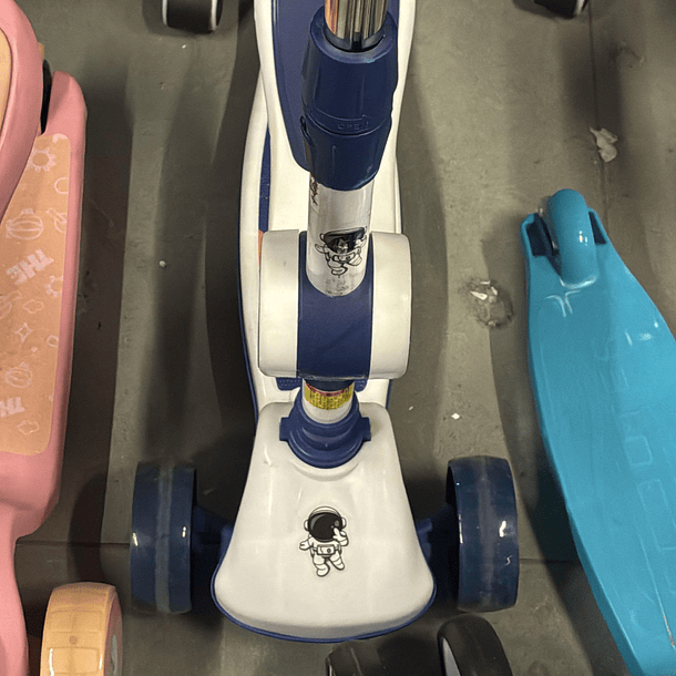 Scooter Monopatín 3 Ruedas Led Musical Plegable Niños Regulable (Reacondicionado) 2