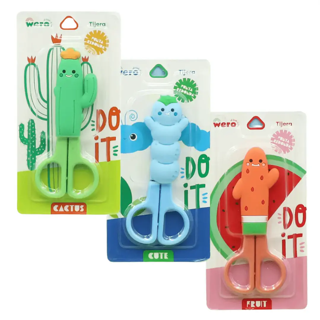 Tijera con capuchón y punta redonda 1