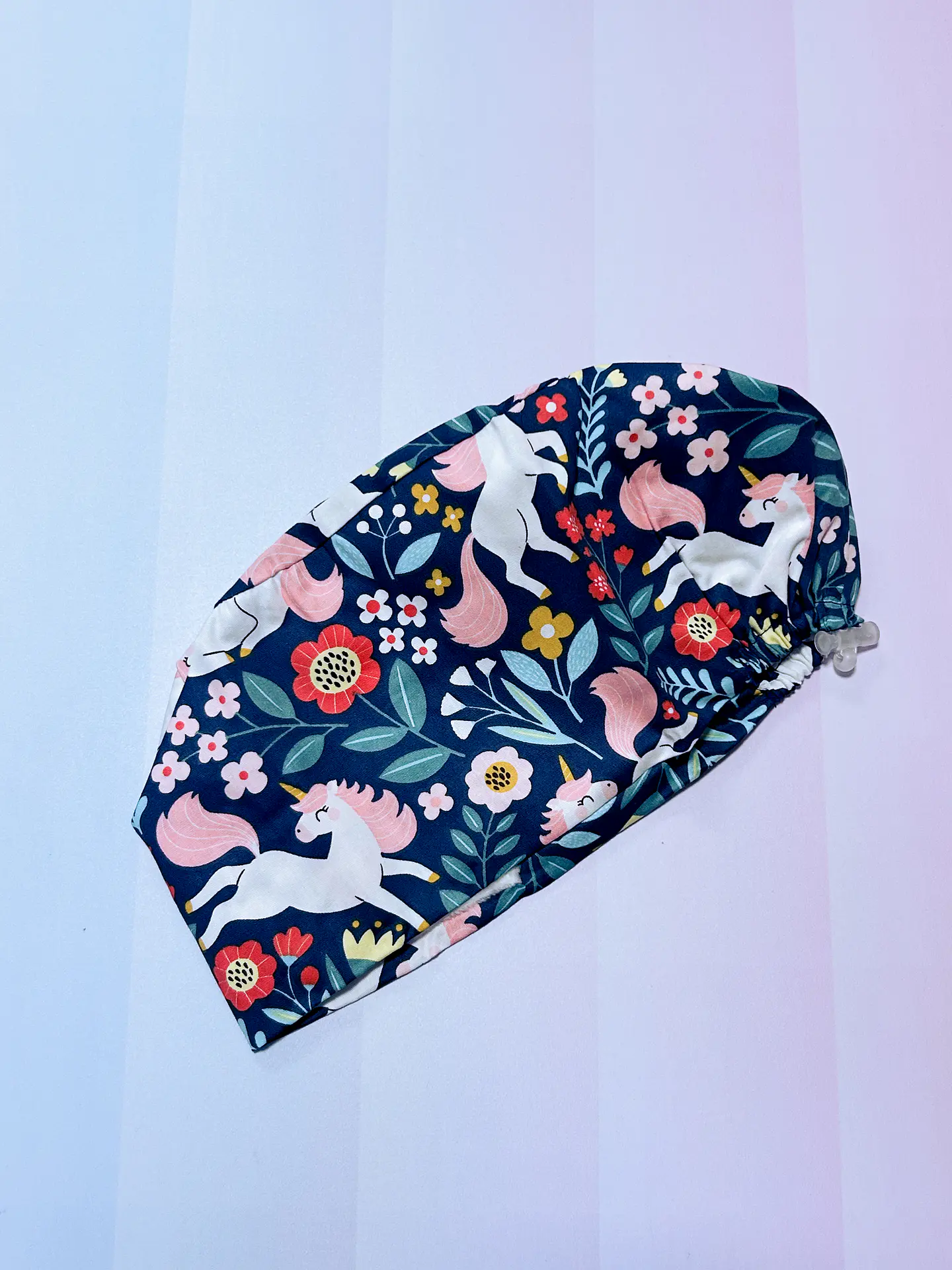 Gorro fondo azul marino unicornios  3