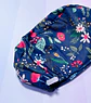 Gorro clínico fondo azul con flores  - Miniatura 2