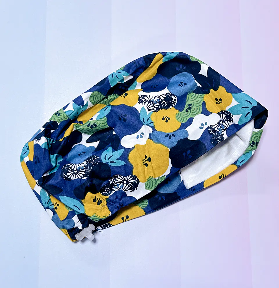 Gorro clínico fondo azul c/flores  1