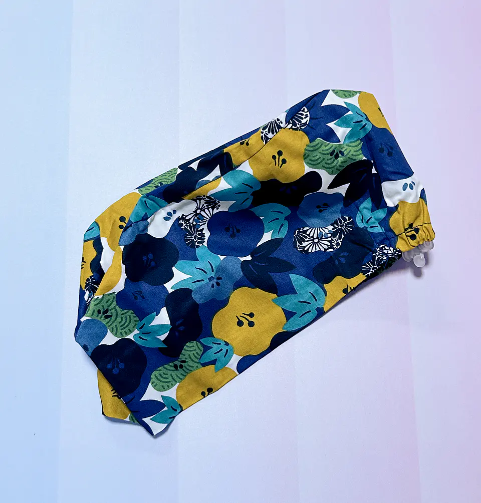 Gorro clínico fondo azul c/flores  4