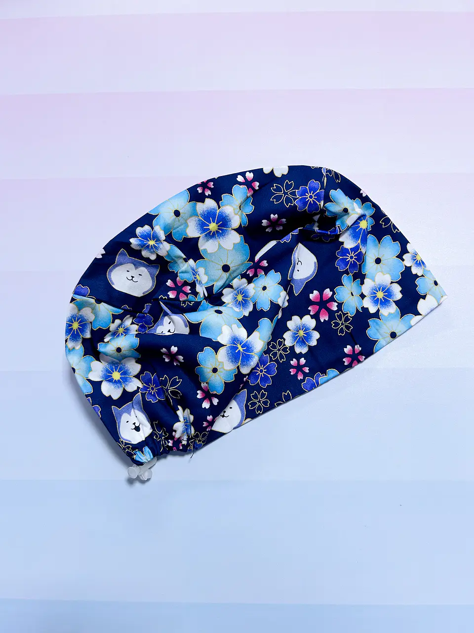Gorro clínico flores fondo azul marino 3