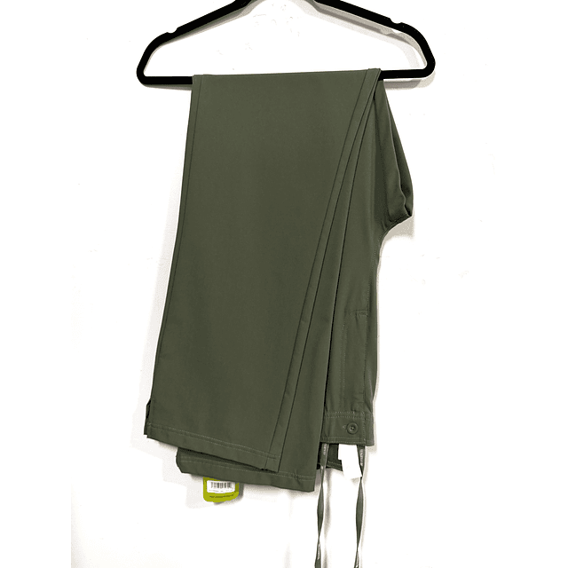 Talla L - Modelo tall hombre semielasticado verde olivo NUEVO