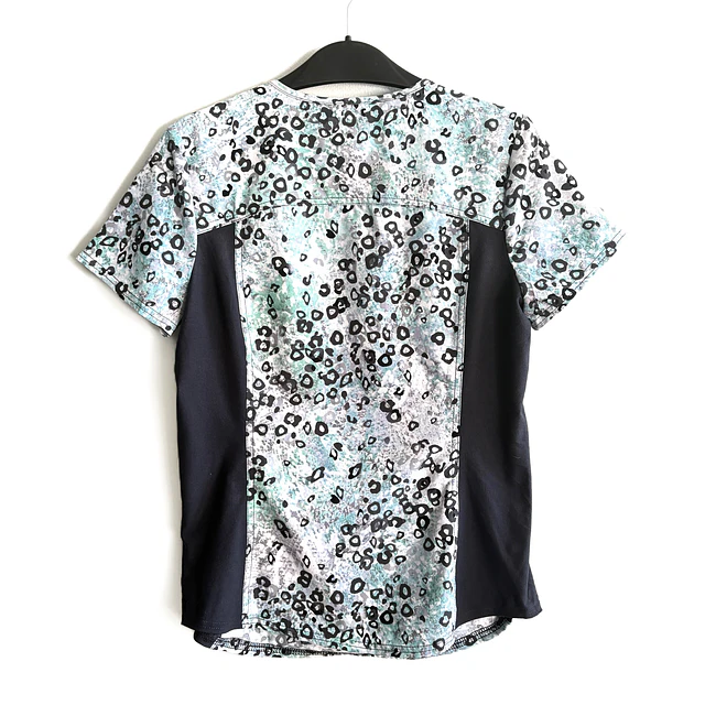 Talla S Scrub mujer Cherokee Iflex animal print elasticado