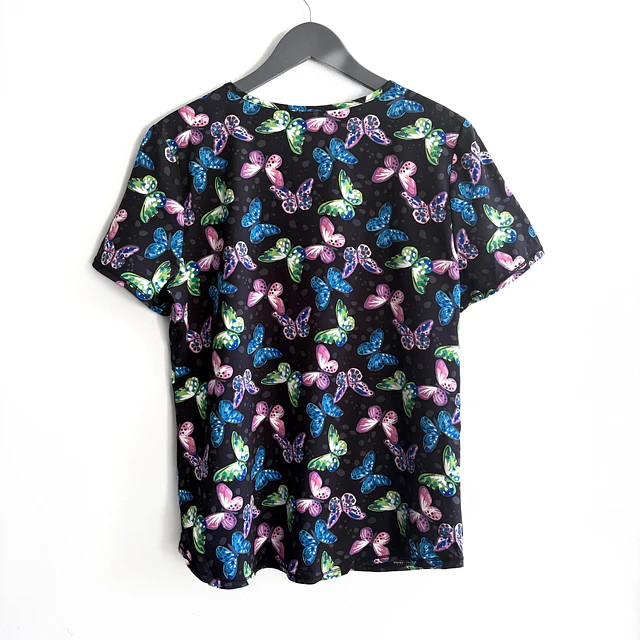 Talla M Scrub mujer mariposas elasticado $8000