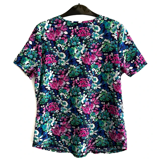 Talla M Scrub mujer flores elasticado $8000