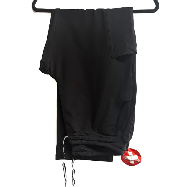 Talla XL Pantalon negro semileasticado NUEVO $10000