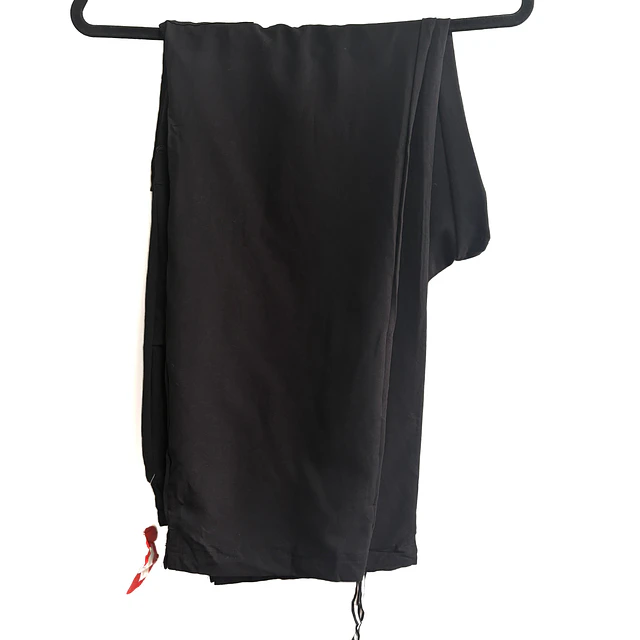 Talla XL Pantalon negro semileasticado NUEVO $10000