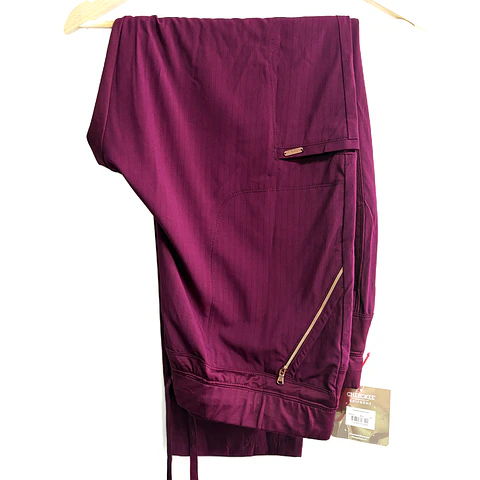 Talla XL Pantalon burdeo elasticado Cherokee NUEVO $10.000