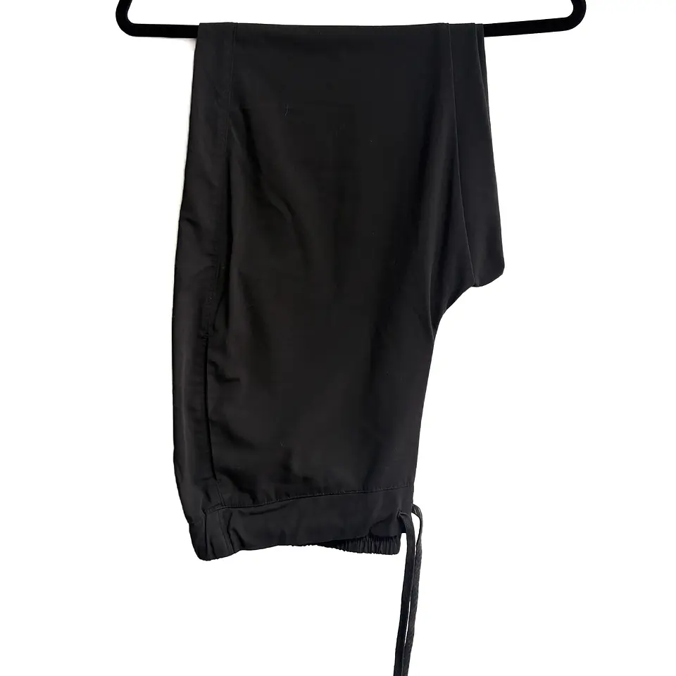 Talla L Pantalon negro semielasticado $7000 1