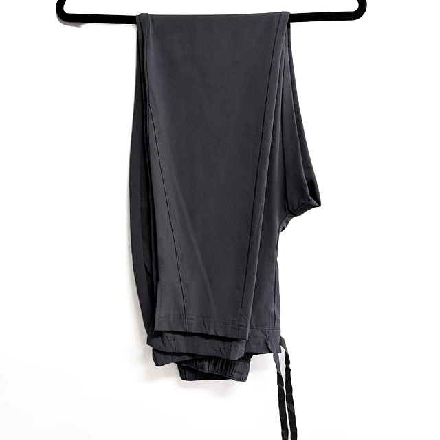 Talla XS Pantalón mujer gris oscuro Skechers $8000