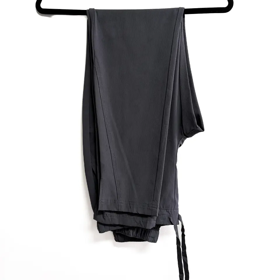 Talla XS Pantalón mujer gris oscuro Skechers $8000 2