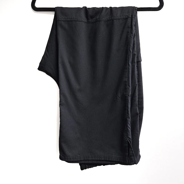 Talla XLPantalón negro semielasticado $7000