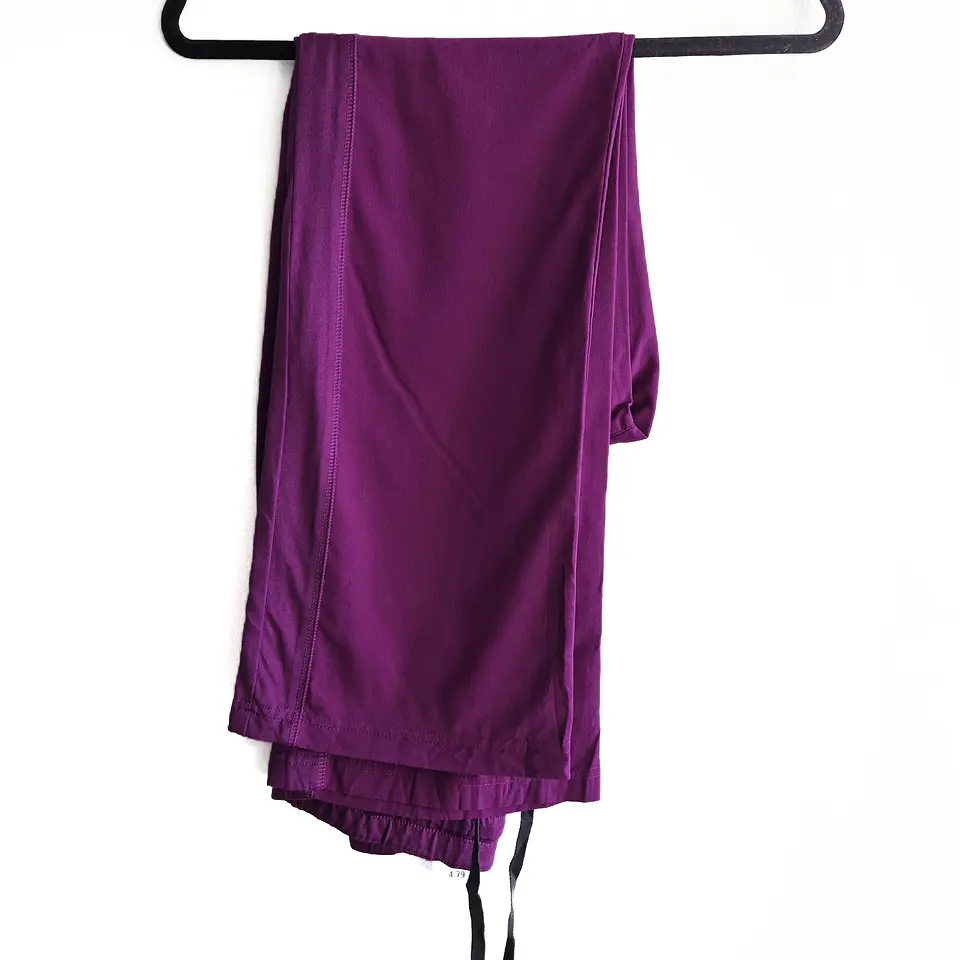 Talla S Pantalón mujer burdeo elasticado $8000 2