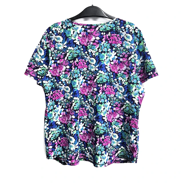 Talla XL Scrub mujer floreado elasticado $8000