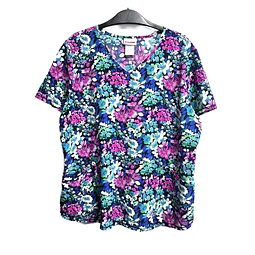 Talla XL Scrub mujer floreado elasticado $8000