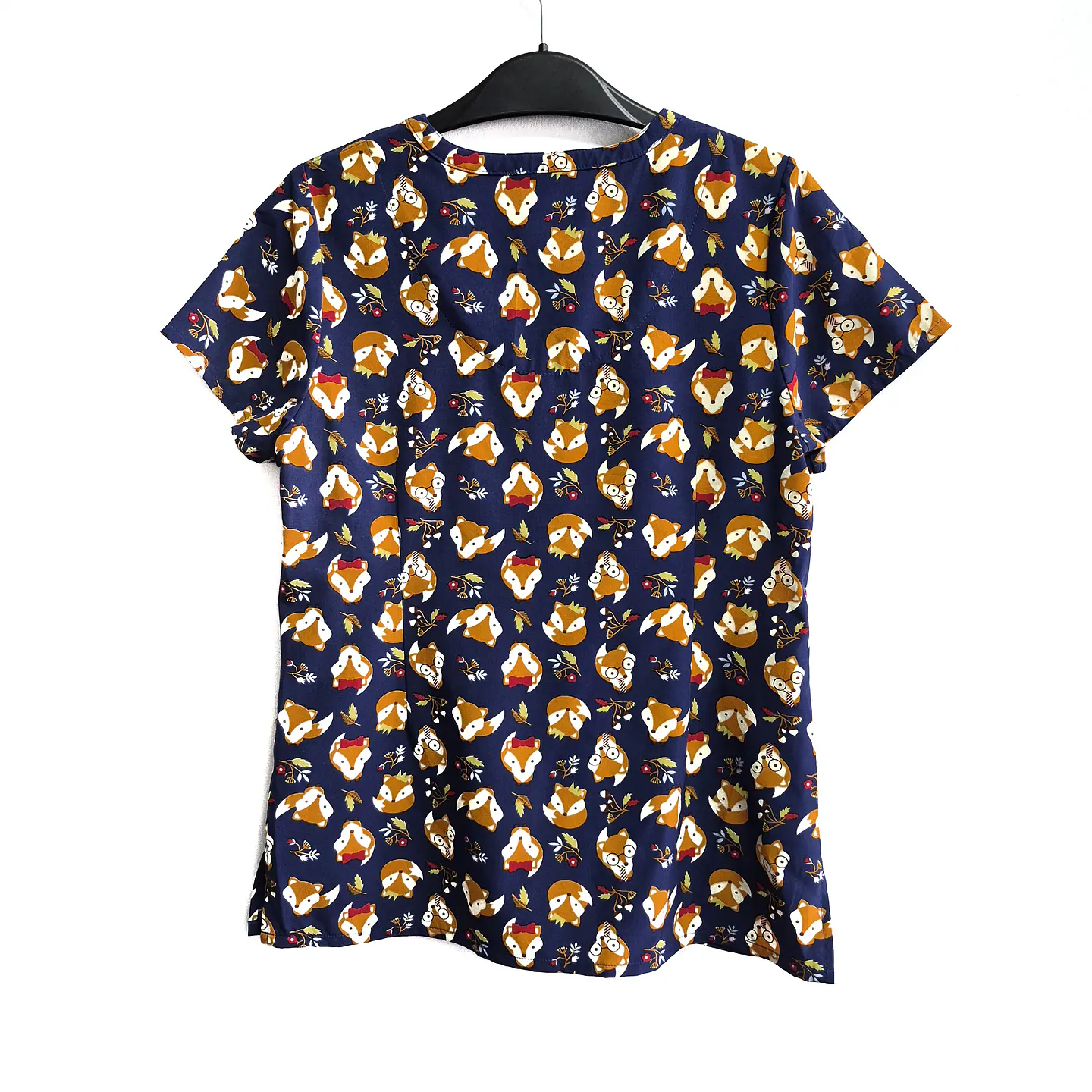 Talla S Scrub mujer fondo azul marino diseño zorritos $8000 2