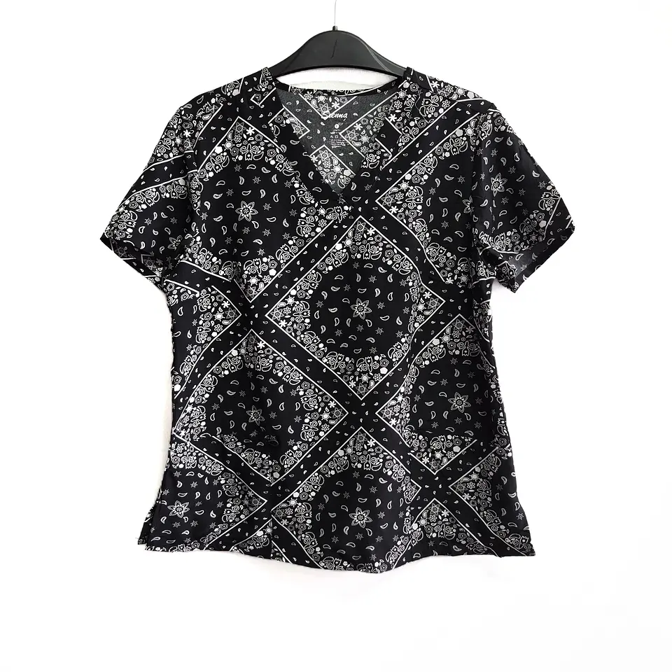 Talla L Scrub mujer diseños fondo negro $7000 1