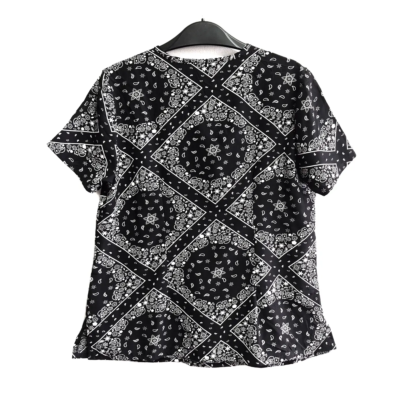 Talla L Scrub mujer diseños fondo negro $7000 2