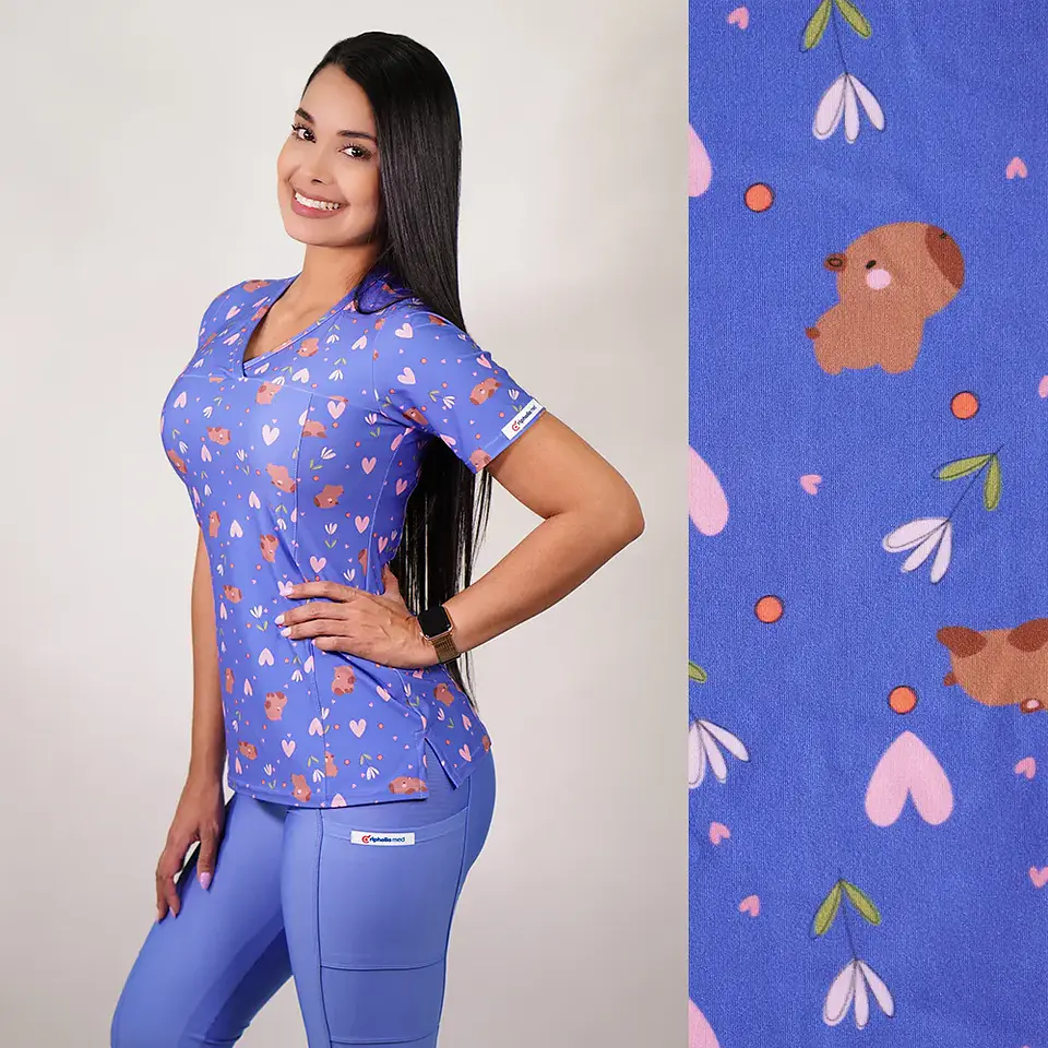 Scrub elasticado Ripholia estampado capibaras 1